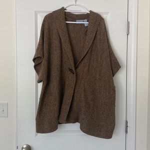 Shawl type short sleeved sweater